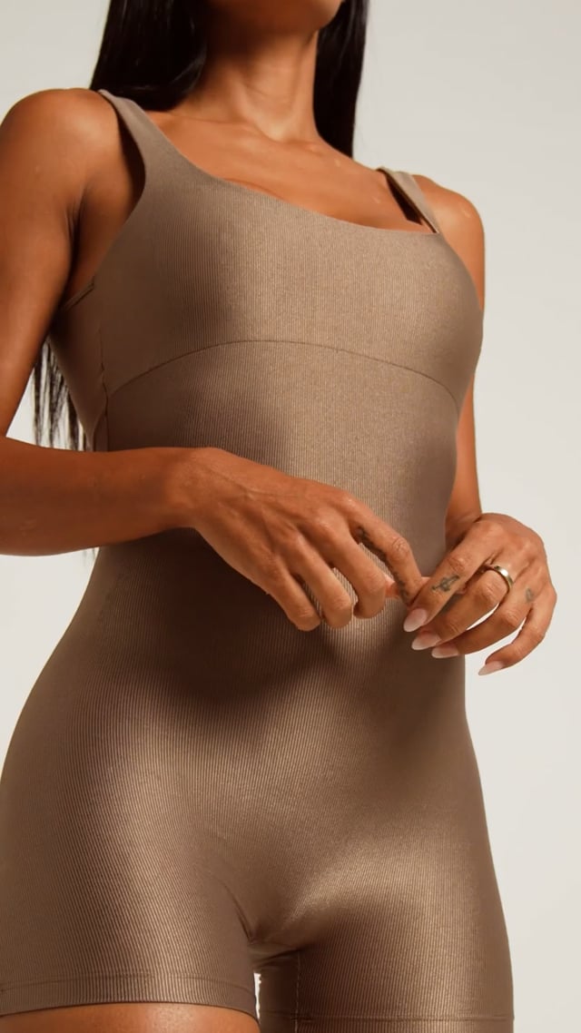 JUMPSUIT ESSENCE CORTO - Trena